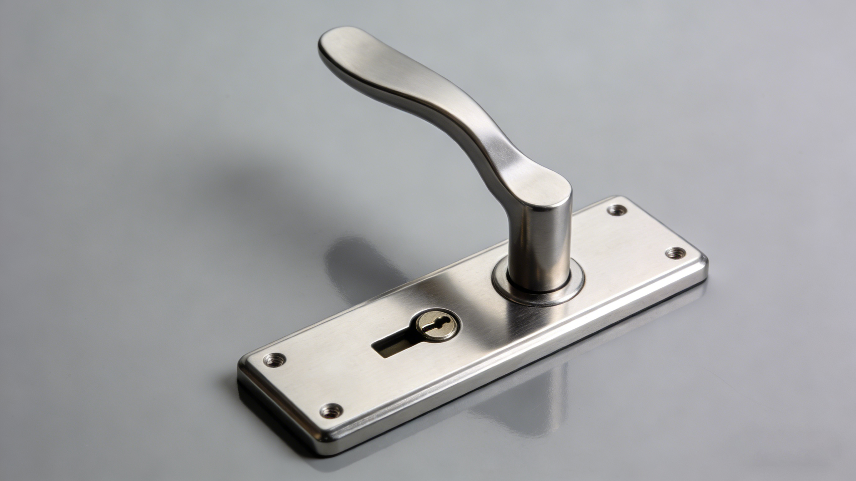 قفل الباب للمبنى التجاري