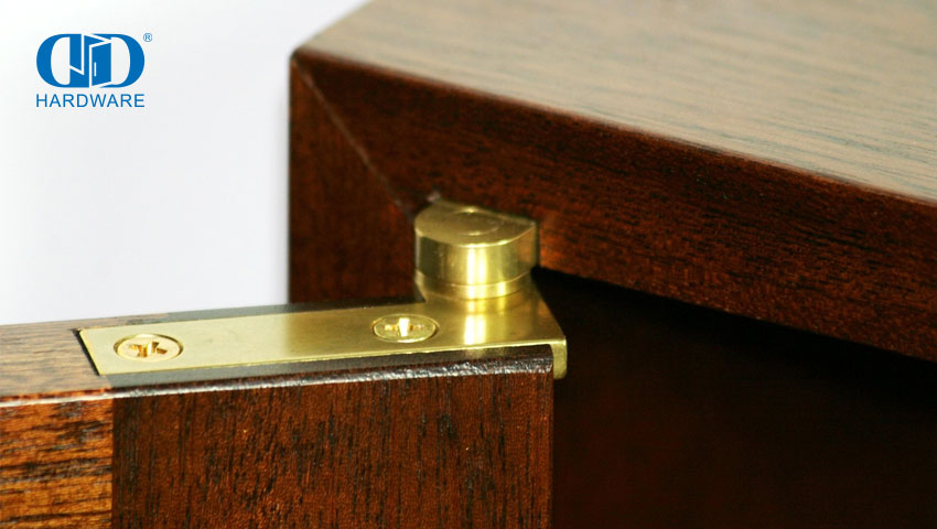 هل يمكن تدوير مفصلات الأبواب الخارجية؟ 